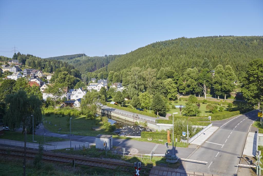 Flair-Hotel Waldfrieden Oberweißbach Exteriör bild