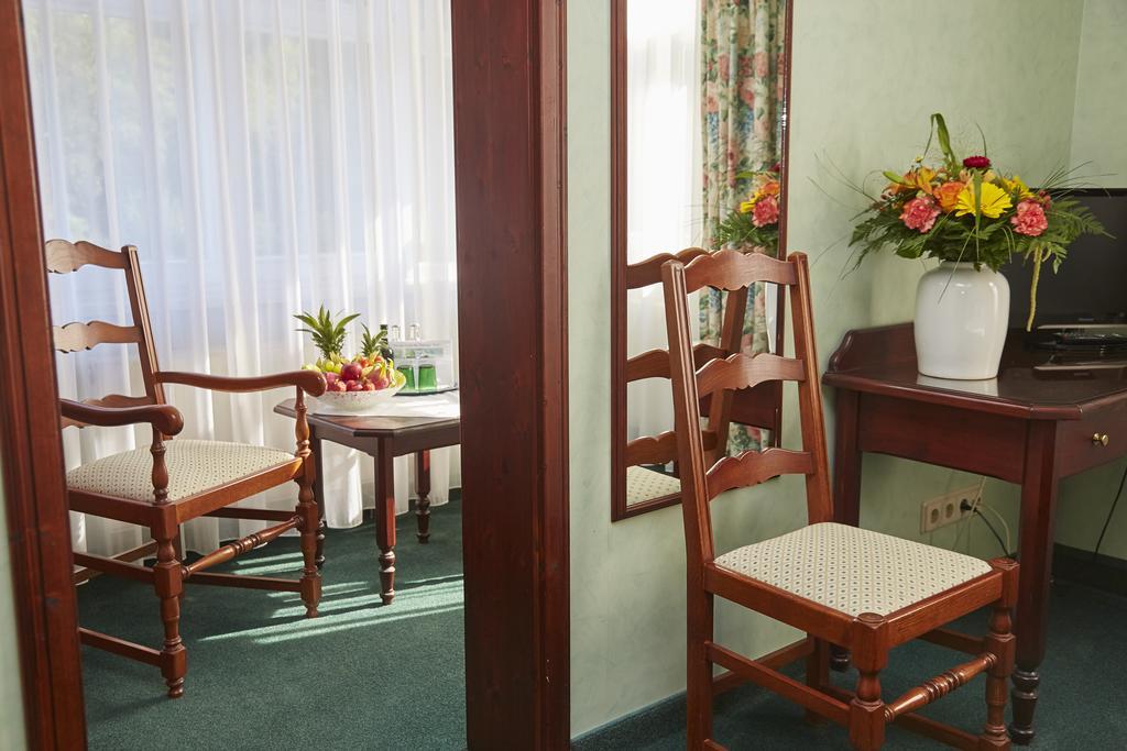 Flair-Hotel Waldfrieden Oberweißbach Exteriör bild