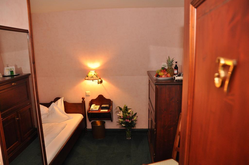 Flair-Hotel Waldfrieden Oberweißbach Exteriör bild