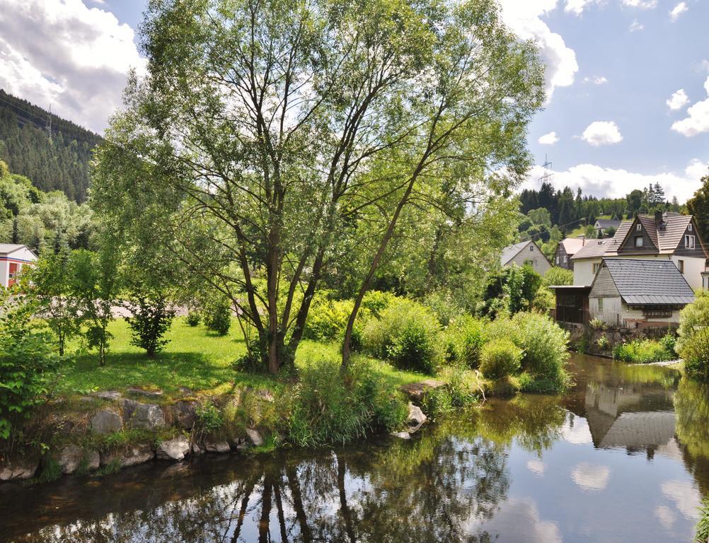 Flair-Hotel Waldfrieden Oberweißbach Exteriör bild