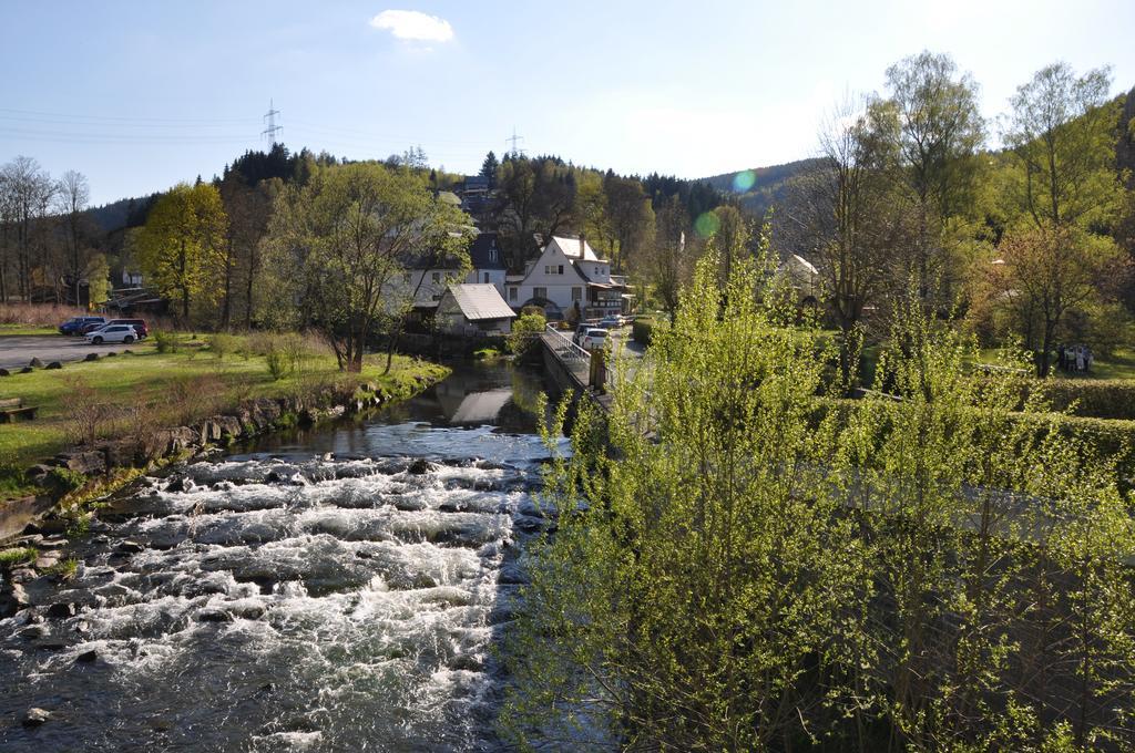 Flair-Hotel Waldfrieden Oberweißbach Exteriör bild