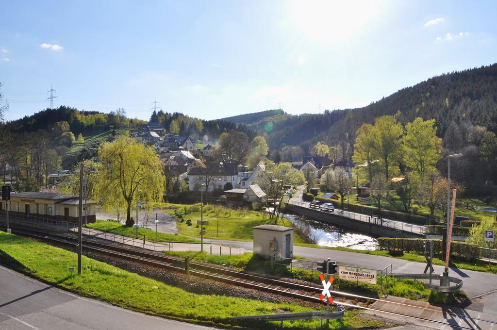 Flair-Hotel Waldfrieden Oberweißbach Exteriör bild