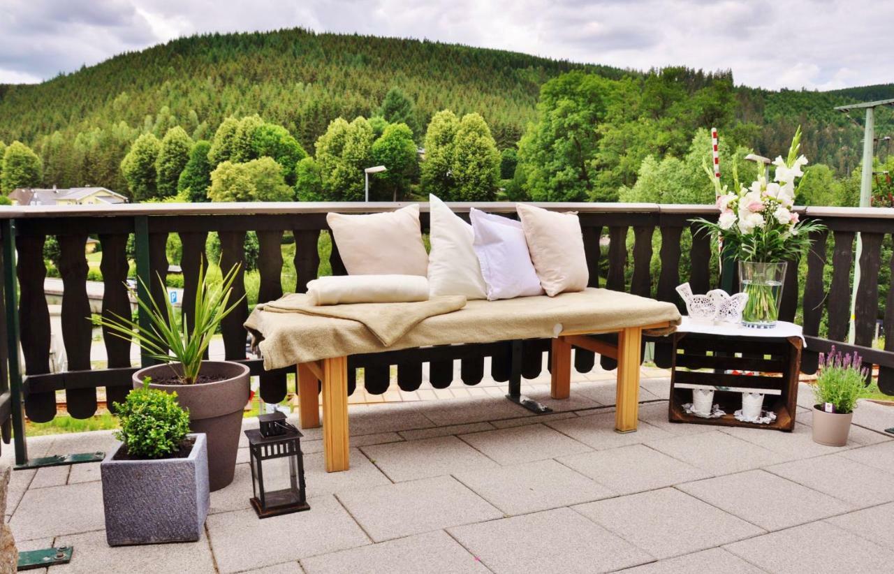 Flair-Hotel Waldfrieden Oberweißbach Exteriör bild