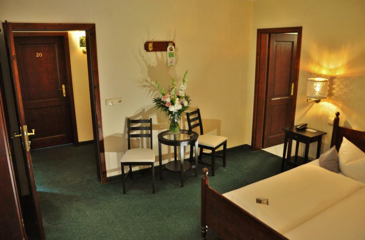 Flair-Hotel Waldfrieden Oberweißbach Exteriör bild