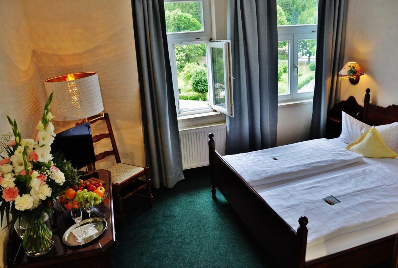 Flair-Hotel Waldfrieden Oberweißbach Exteriör bild