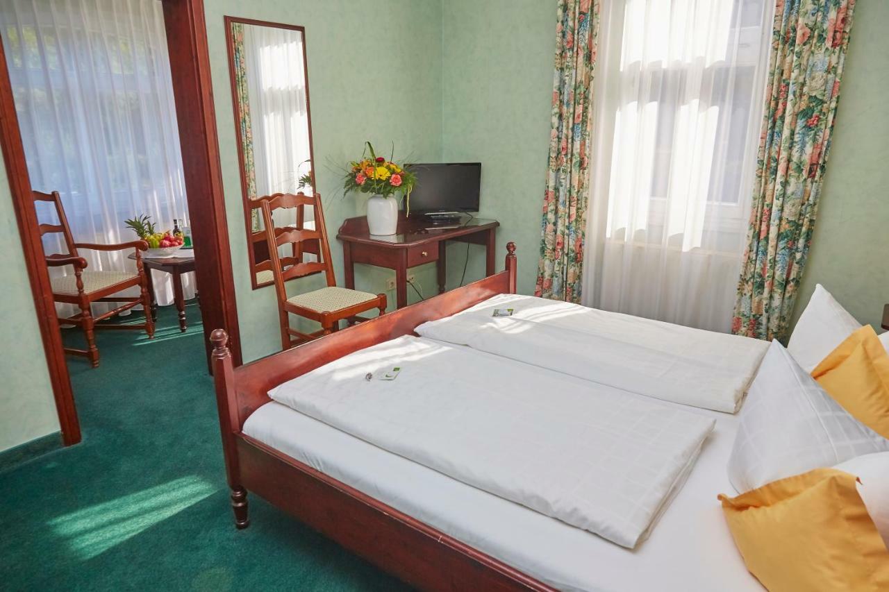 Flair-Hotel Waldfrieden Oberweißbach Exteriör bild